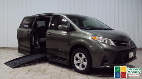 Used Wheelchair Van For Sale: 2020 Toyota Sienna LE  Mobility Wheelchair Accessible Van For Sale with a BraunAbility Toyota Rampvan XT on it. VIN: 5TDKZ3DC3LS079721