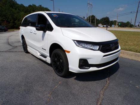 New Wheelchair Van For Sale: 2026 Honda Odyssey New Wheelchair Conversion - BraunAbility Wheelchair Accessible Van For Sale with a  on it. VIN: 5FNRL6H71TB056053
