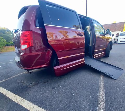 Used Wheelchair Van For Sale: 2017 Dodge Caravan SXT Wheelchair Accessible Van For Sale with a  on it. VIN: 2C4RDGCG9HR749118
