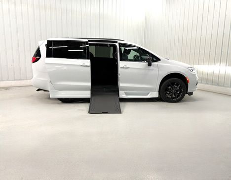 New Wheelchair Van For Sale: 2026 Chrysler Pacifica LTD Wheelchair Accessible Van For Sale with a Rollx 12.5 Inch Drop Floor Conversion with In-the-floor Ramp on it. VIN: 401838