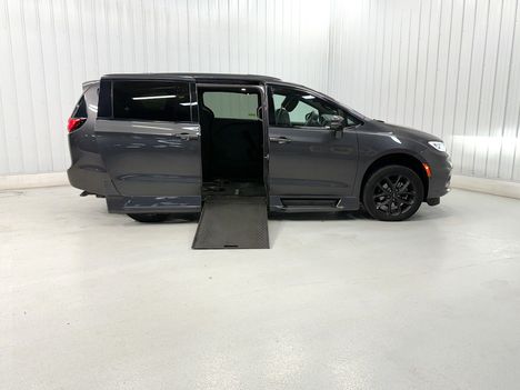 Used Wheelchair Van For Sale: 2022 Chrysler Pacifica LTD Wheelchair Accessible Van For Sale with a Rollx 12.5 Inch Drop Floor Conversion with In-the-floor Ramp on it. VIN: 401846A