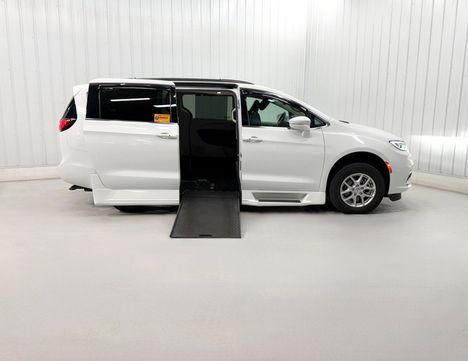 Used Wheelchair Van For Sale: 2022 Chrysler Pacifica TOURING L Wheelchair Accessible Van For Sale with a Rollx 12.5 Inch Drop Floor Conversion with In-the-floor Ramp on it. VIN: 401854A