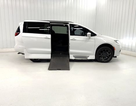 Used Wheelchair Van For Sale: 2021 Chrysler Pacifica TOURING L Wheelchair Accessible Van For Sale with a Rollx 12.5 Inch Drop Floor Conversion with In-the-floor Ramp on it. VIN: 401952