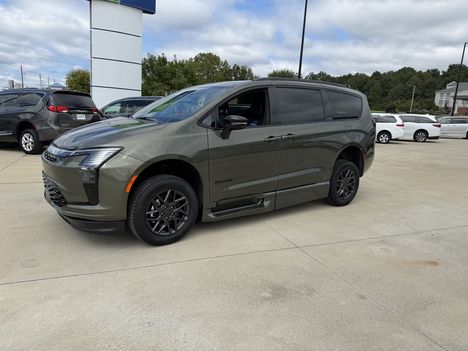 New Wheelchair Van For Sale: 2027 Chrysler Pacifica Select Wheelchair Accessible Van For Sale with a Braunability Side Entry Power Fold Out on it. VIN: 2C4RC1BG6VR569494