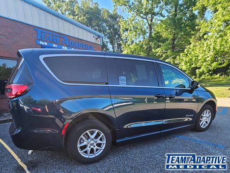 Used Wheelchair Van For Sale: 2025 Chrysler Pacifica Select Wheelchair Accessible Van For Sale with a BraunAbility Chrysler Entervan II on it. VIN: 2C4RC1BG0SR578462