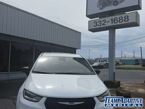 Used Wheelchair Van For Sale: 2024 Chrysler Pacifica Touring L Wheelchair Accessible Van For Sale with a BraunAbility Chrysler Companion Van on it. VIN: 2C4RC1BG6RR165729