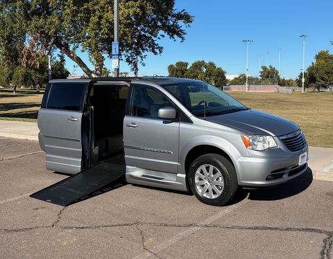 Used Wheelchair Van For Sale: 2013 Chrysler T & C Touring Wheelchair Accessible Van For Sale with a BraunAbility - Chrysler Infloor on it. VIN: 2C4RC1BG0DR786506