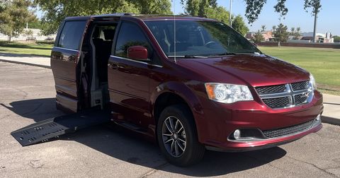 Used Wheelchair Van For Sale: 2017 Dodge Caravan SXT Wheelchair Accessible Van For Sale with a  on it. VIN: 2c4rdgcg8hr581505