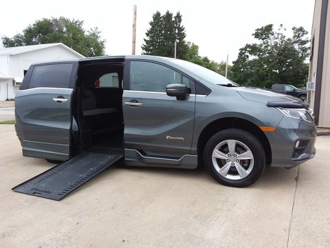 Used Wheelchair Van For Sale: 2020 Honda Odyssey EX-L Wheelchair Accessible Van For Sale with a BraunAbility - Honda Power Infloor on it. VIN: 5FNRL6H75LB054502