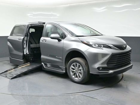 New Wheelchair Van For Sale: 2026 Toyota Sienna XLE Wheelchair Accessible Van For Sale with a BraunAbility Toyota Rampvan XT on it. VIN: 5TDYRKEC5TS337367