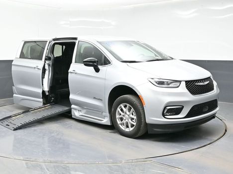 New Wheelchair Van For Sale: 2026 Chrysler Pacifica Select Safety Wheelchair Accessible Van For Sale with a BraunAbility XT on it. VIN: 2C4RC1BG4TR187249