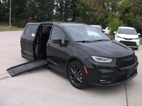 Used Wheelchair Van For Sale: 2023 Chrysler Pacifica Touring L Wheelchair Accessible Van For Sale with a BraunAbility Entervan II on it. VIN: 2C4RC1BG5PR538255