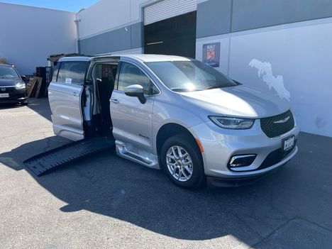 Used Wheelchair Van For Sale: 2023 Chrysler Pacifica Touring L Safety Wheelchair Accessible Van For Sale with a BraunAbility XT on it. VIN: 2C4RC1BG5PR574950