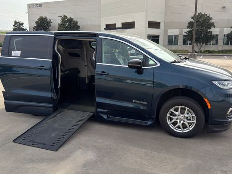 Used Wheelchair Van For Sale: 2024 Chrysler Pacifica Touring L Wheelchair Accessible Van For Sale with a BraunAbility XI on it. VIN: 2C4RC1BG9RR100969