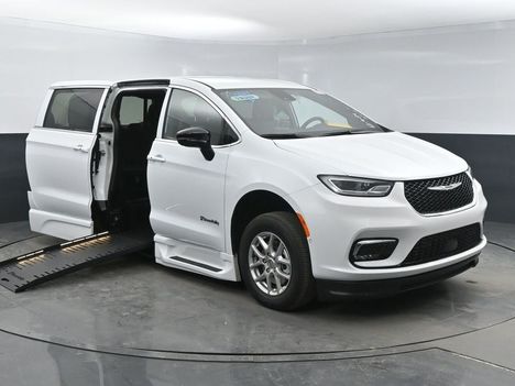 New Wheelchair Van For Sale: 2025 Chrysler Pacifica Select Safety Wheelchair Accessible Van For Sale with a BraunAbility XT on it. VIN: 2C4RC1BG9SR586205