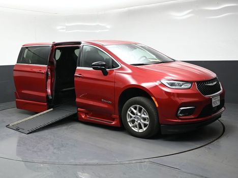 Used Wheelchair Van For Sale: 2025 Chrysler Pacifica Select Wheelchair Accessible Van For Sale with a BraunAbility XI on it. VIN: 2C4RC1BGXSR530029