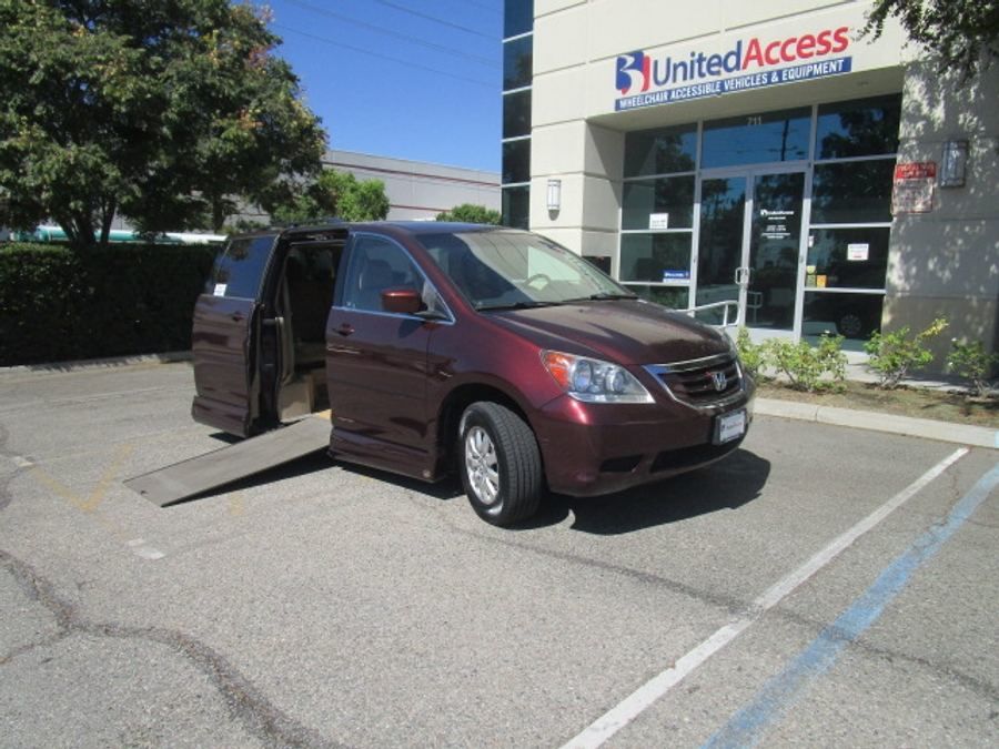 Used Wheelchair Van For Sale: 2008 Honda Odyssey EX-L Wheelchair Accessible Van For Sale with a BraunAbility XI on it. VIN: 5FNRL38698B402153