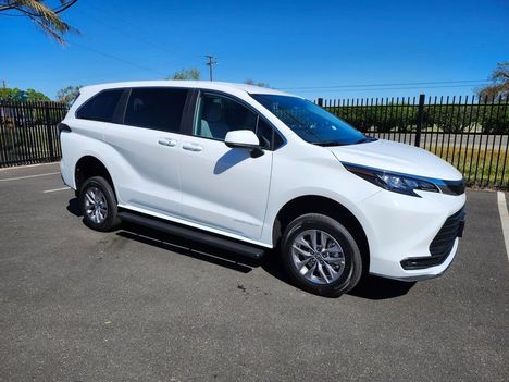 New Wheelchair Van For Sale: 2026 Toyota Sienna LE Wheelchair Accessible Van For Sale with a VMI ADA Rear Entry LONG CUT on it. VIN: 5TDKRKEC0TS338111