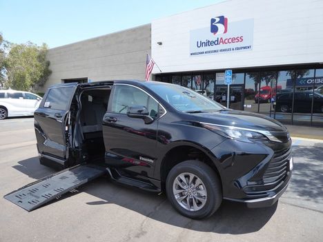 Used Wheelchair Van For Sale: 2024 Toyota Sienna LE Base Wheelchair Accessible Van For Sale with a BraunAbility XT on it. VIN: 5TDKRKEC2RS206041