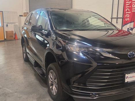 Used Wheelchair Van For Sale: 2024 Toyota Sienna LE Base Wheelchair Accessible Van For Sale with a BraunAbility XT on it. VIN: 5TDKRKEC3RS200698