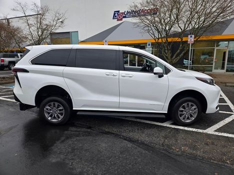 New Wheelchair Van For Sale: 2026 Toyota Sienna LE Wheelchair Accessible Van For Sale with a VMI ADA Rear Entry LONG CUT on it. VIN: 5TDKRKEC3TS338829
