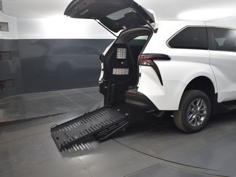 New Wheelchair Van For Sale: 2026 Toyota Sienna LE Wheelchair Accessible Van For Sale with a BraunAbility ADA RE Short on it. VIN: 5TDKRKEC4TS337835