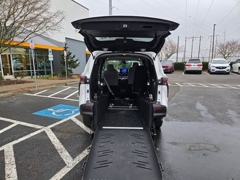 New Wheelchair Van For Sale: 2026 Toyota Sienna LE Wheelchair Accessible Van For Sale with a VMI ADA Rear Entry LONG CUT on it. VIN: 5TDKRKEC6TS309177