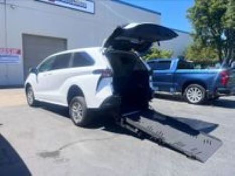 New Wheelchair Van For Sale: 2026 Toyota Sienna LE Wheelchair Accessible Van For Sale with a VMI Rear Entry LONG CUT on it. VIN: 5TDKRKEC8TS334808