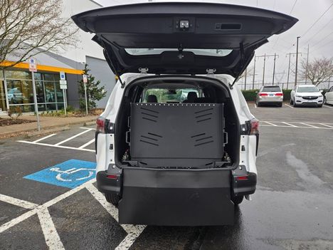 New Wheelchair Van For Sale: 2026 Toyota Sienna LE Wheelchair Accessible Van For Sale with a VMI Rear Entry TAXI CUT on it. VIN: 5TDKRKEC9TS314034