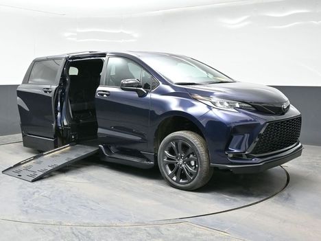 New Wheelchair Van For Sale: 2026 Toyota Sienna XSE Sport Wheelchair Accessible Van For Sale with a BraunAbility XT on it. VIN: 5TDXRKEC1TS304121