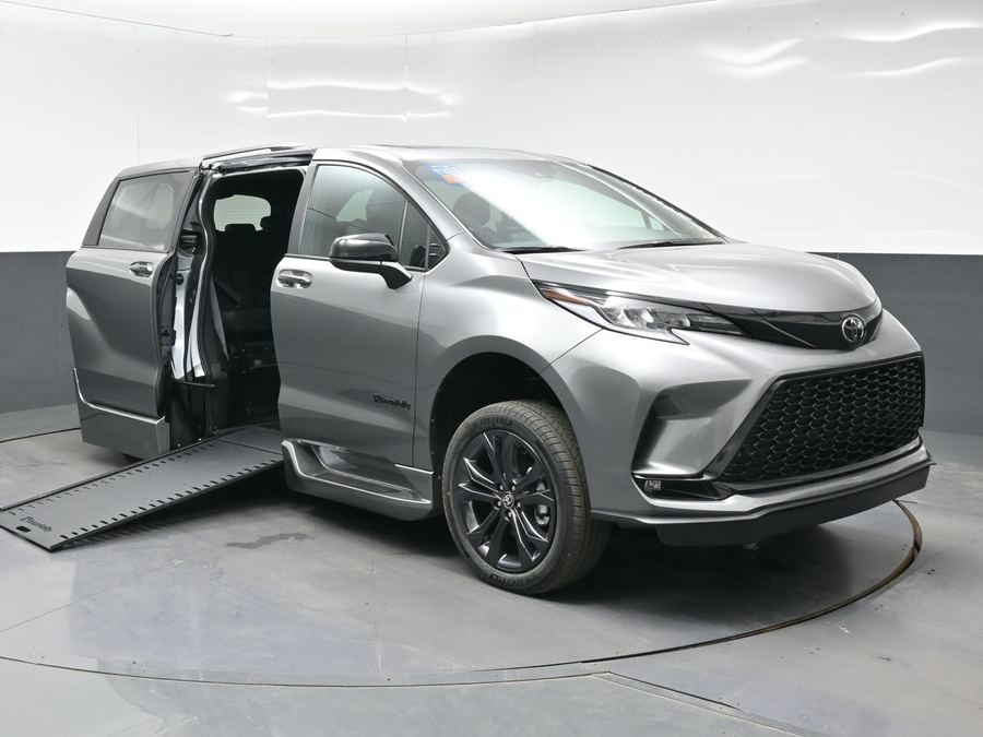 New Wheelchair Van For Sale: 2026 Toyota Sienna XSE Sport Wheelchair Accessible Van For Sale with a BraunAbility XI on it. VIN: 5TDXRKEC2TS303124