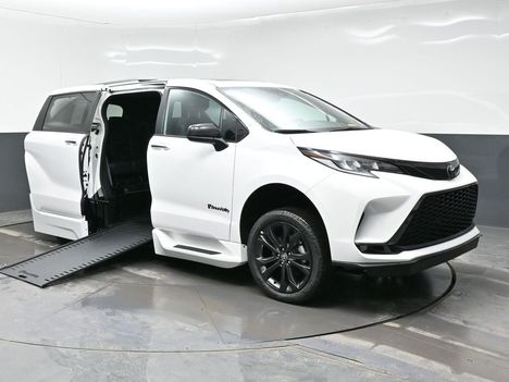 New Wheelchair Van For Sale: 2026 Toyota Sienna XSE Sport Wheelchair Accessible Van For Sale with a BraunAbility XI on it. VIN: 5TDXRKEC2TS316536