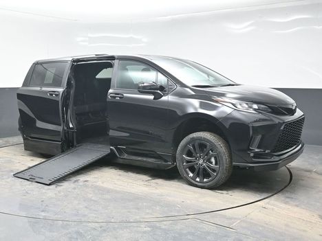 New Wheelchair Van For Sale: 2026 Toyota Sienna XSE Sport Wheelchair Accessible Van For Sale with a BraunAbility XI on it. VIN: 5TDXRKECXTS303145