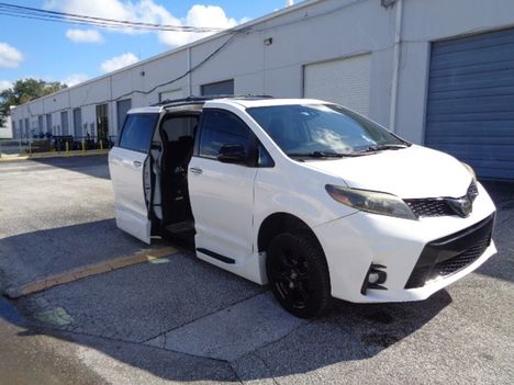 Used Wheelchair Van For Sale: 2020 Toyota Sienna SE Premium Wheelchair Accessible Van For Sale with a VMI Northstar on it. VIN: 5TDXZ3DC7LS045108
