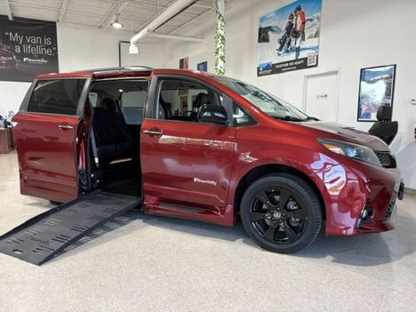 Used Wheelchair Van For Sale: 2020 Toyota Sienna SE Wheelchair Accessible Van For Sale with a BraunAbility XL on it. VIN: 5TDXZ3DC7LS051166