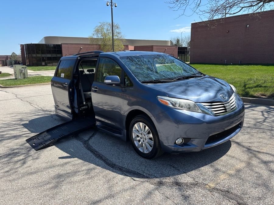 Used Wheelchair Van For Sale: 2016 Toyota Sienna Limited Wheelchair Accessible Van For Sale with a BraunAbility XT on it. VIN: 5TDYK3DC6GS694400