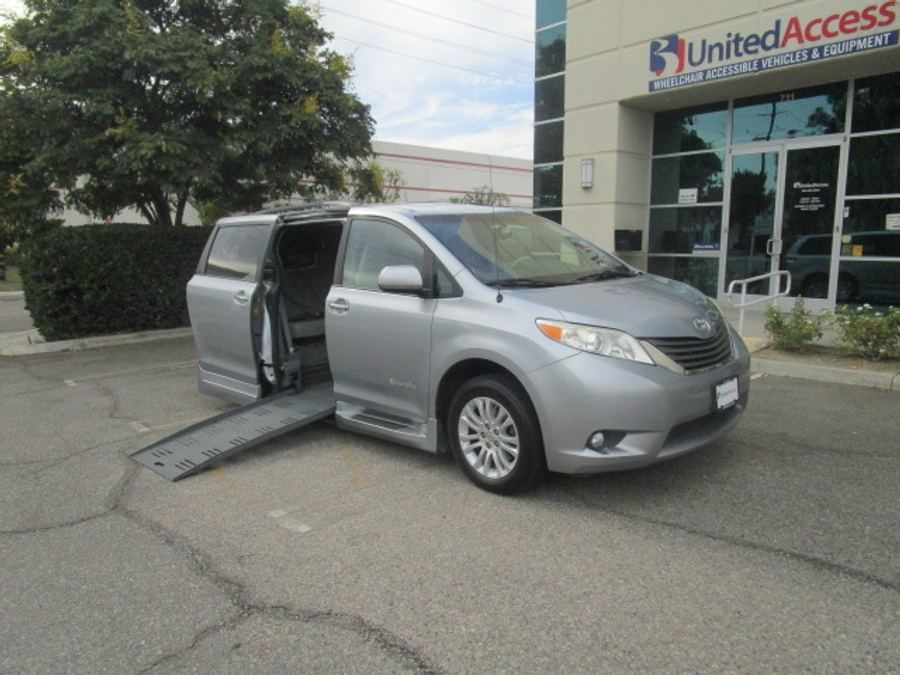 Used Wheelchair Van For Sale: 2014 Toyota Sienna XLE Wheelchair Accessible Van For Sale with a BraunAbility XT on it. VIN: 5TDYK3DC8ES450793