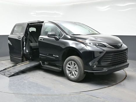 New Wheelchair Van For Sale: 2026 Toyota Sienna XLE Add Wheelchair Accessible Van For Sale with a BraunAbility XT on it. VIN: 5TDYRKEC3TS291375