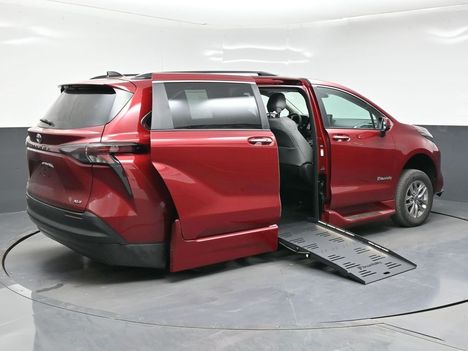 New Wheelchair Van For Sale: 2026 Toyota Sienna XLE Add Wheelchair Accessible Van For Sale with a BraunAbility XT on it. VIN: 5TDYRKEC3TS298830