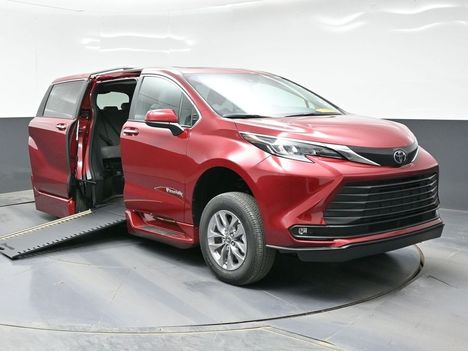New Wheelchair Van For Sale: 2026 Toyota Sienna XLE Base Wheelchair Accessible Van For Sale with a BraunAbility XI on it. VIN: 5TDYRKEC5TS330015