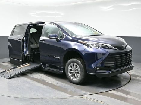 New Wheelchair Van For Sale: 2026 Toyota Sienna XLE Base Wheelchair Accessible Van For Sale with a BraunAbility XT on it. VIN: 5TDYRKEC8TS317002