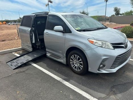 Used Wheelchair Van For Sale: 2020 Toyota Sienna XLE Wheelchair Accessible Van For Sale with a BraunAbility XL on it. VIN: 5TDYZ3DC2LS058966