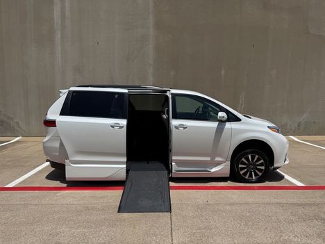Used Wheelchair Van For Sale: 2020 Toyota Sienna Limited Wheelchair Accessible Van For Sale with a VMI Northstar on it. VIN: 5TDYZ3DC9LS026046