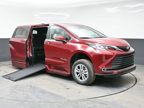 New Wheelchair Van For Sale: 2026 Toyota Sienna Limited Wheelchair Accessible Van For Sale with a BraunAbility XI on it. VIN: 5TDZRKEC5TS316555