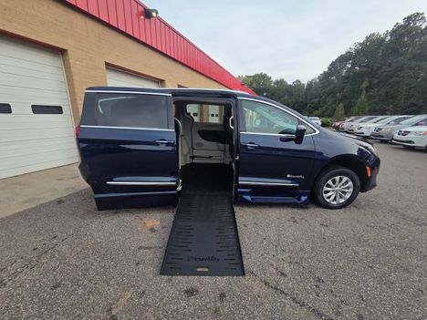 Used Wheelchair Van For Sale: 2018 Chrysler Pacifica Touring L Minivan 4d Wheelchair Accessible Van For Sale with a  on it. VIN: 2C4RC1BG8JR115645