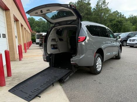 Used Wheelchair Van For Sale: 2022 Chrysler Pacifica Touring L Van 4D Wheelchair Accessible Van For Sale with a  on it. VIN: 2C4RC1BG8NR143144
