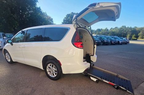 Used Wheelchair Van For Sale: 2023 Chrysler Pacifica Touring L Van 4D Wheelchair Accessible Van For Sale with a  on it. VIN: 2C4RC1BG9PR524505