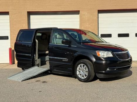 Used Wheelchair Van For Sale: 2014 Chrysler Town & Country Touring Minivan 4D Wheelchair Accessible Van For Sale with a  on it. VIN: 2C7WC1BG7ER407993