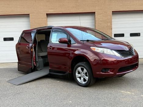Used Wheelchair Van For Sale: 2013 Toyota Sienna LE Minivan 4D Wheelchair Accessible Van For Sale with a  on it. VIN: 5TDKK3DCXDS321345