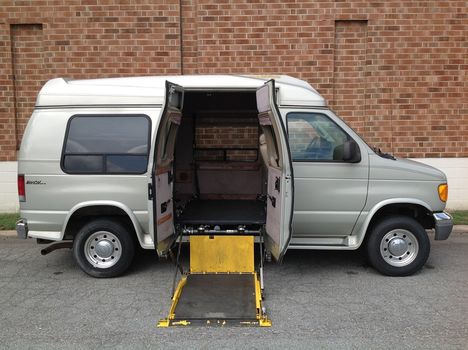 Used Wheelchair Van For Sale: 2006 Ford Econoline 250 Wheelchair Accessible Van For Sale with a  on it. VIN: 1FDNE24L66HA65951